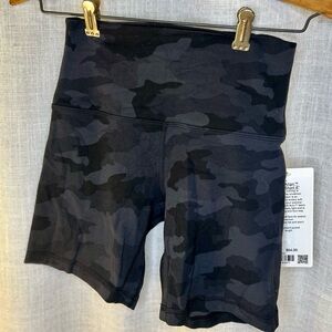 Lululemon align women’s  Black Camo Shorts nwt size 4, 6” inseam